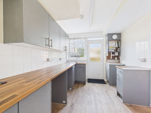 Kitchen- click for photo gallery